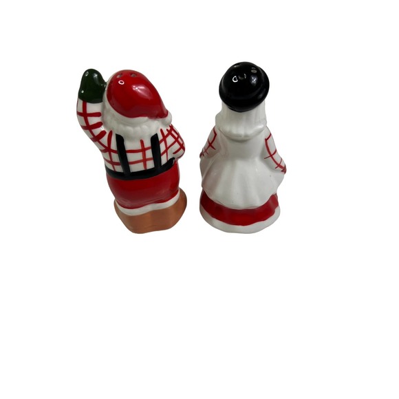 Threshold Earthenware  Santa‎ and Mrs Claus NWOT salt and pepper shakers - Picture 3 of 3